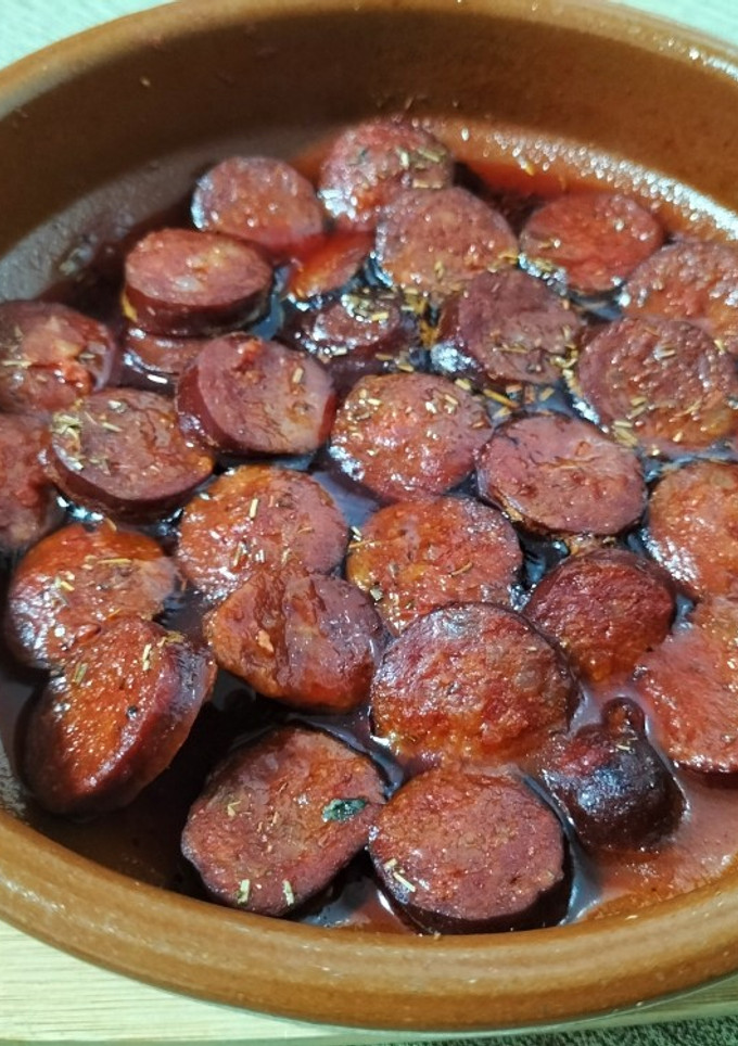 Una foto de Chorizo asturiano al vino con toque picante