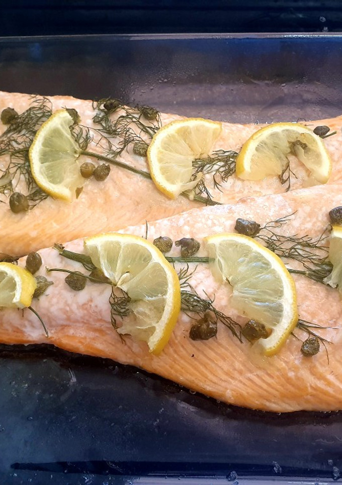 Una foto de Salmón al horno en un plis plas