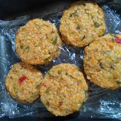 Una foto de Hamburguesas de arroz yamaní con verduras