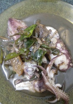 Foto resep Sotong bumbu rujak dgn kuah nyemek² (BHS. Jawa)