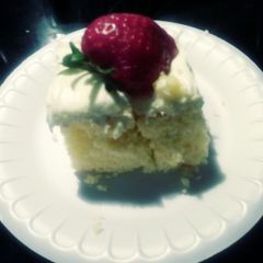A picture of Lemon cake.