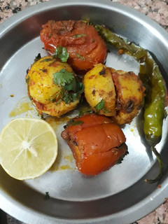 आलू टमाटर सब्ज़ी (Aalu Tamatar Sabzi recipe in hindi) रेसिपी मुख्य फोटो