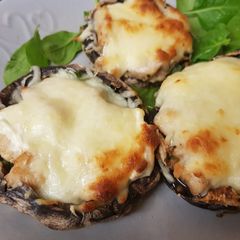 A picture of My Garlic cheese & Chicken Stuffed Mushrooms. ❤️.