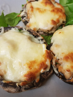 A picture of My Garlic cheese & Chicken Stuffed Mushrooms. ❤️.