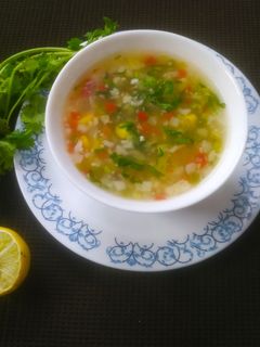 લેમન કોરીએન્ડર સૂપ (Lemon Coriander Soup Recipe In Gujarati) રેસીપી મુખ્ય ફોટો