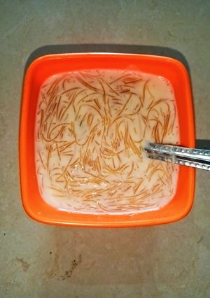 সিমাইয়ের পায়েস (simui payesh recipe in Bengali) রেসিপির প্রধান ছবি
