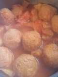 Albóndigas de hamburguesa con guiso