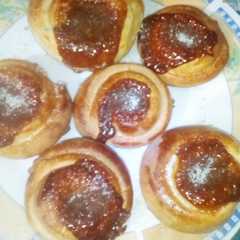 A picture of Facturas de dulce de leche (muy fáciles y riquísimas).