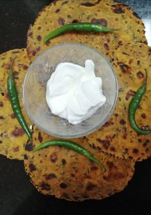 મેથી થેપલા (Methi Thepla Recipe in Gujarati) રેસીપી મુખ્ય ફોટો