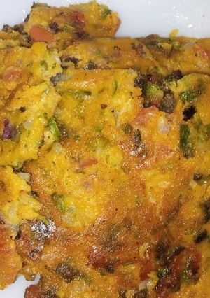 A picture of Veg besan chilla /Veg Omelette🍴.
