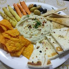 A picture of Lebanese Hummus.