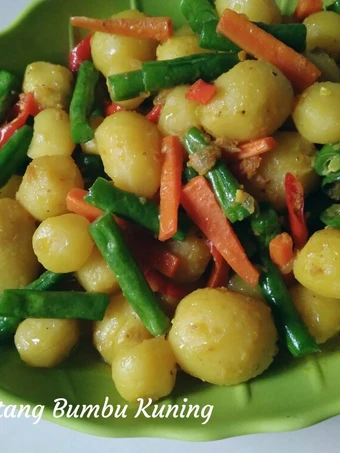 Langkah Gampang Membuat Resep Tumis kentang bumbu kuning yang Lezat Sekali Anti Ribet, Bisa Manjain Lidah