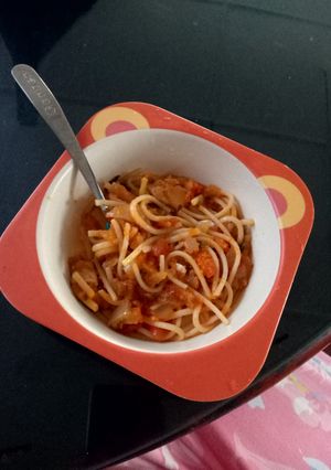 Una foto de Pastas de pollo y verduras (BLW) para bebe