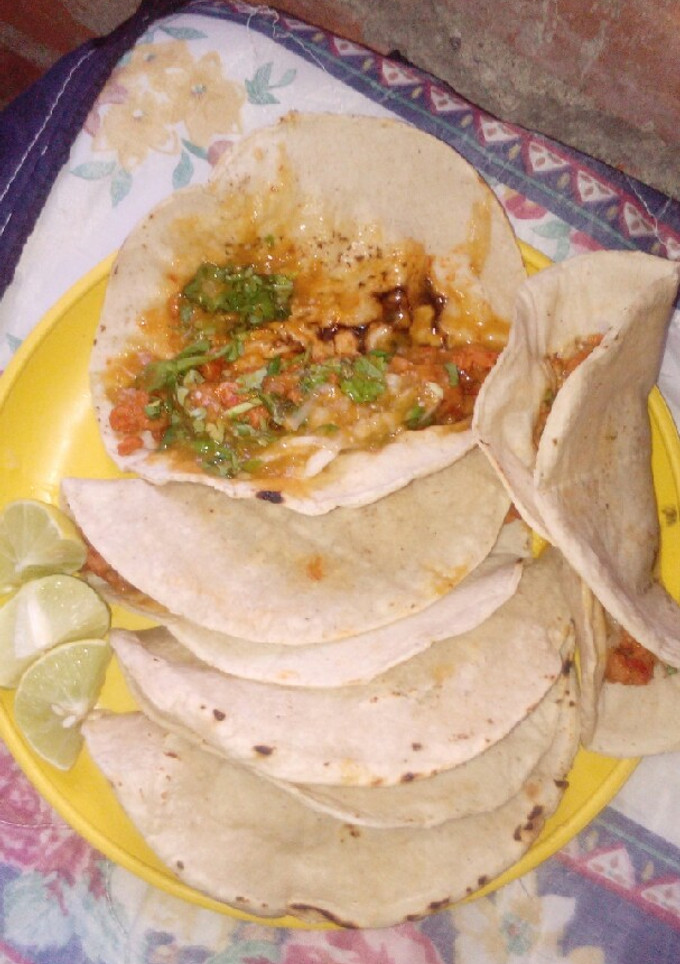 Una foto de Tacos de soya 😋😋😋