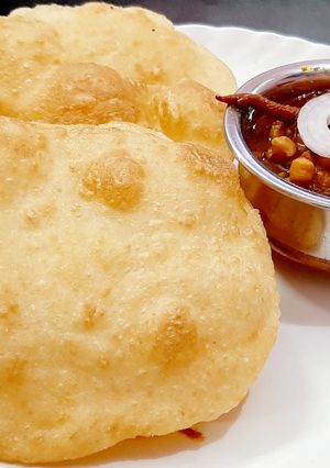 भटूरे (Bhature recipe in hindi) रेसिपी मुख्य फोटो