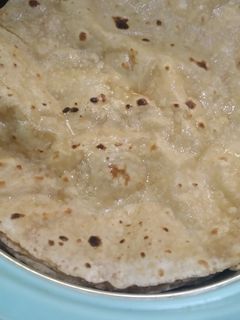 ફુલકા રોટી (Fulka Roti Recipe In Gujarati) રેસીપી મુખ્ય ફોટો