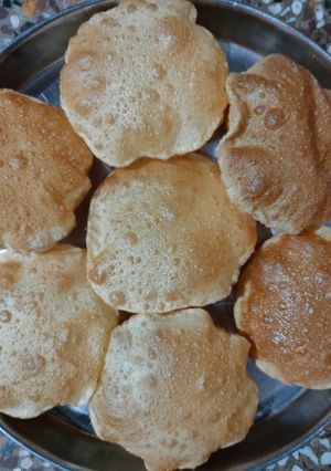 अजवाइन की पूरी(Ajwain Puri recipe in hindi) रेसिपी मुख्य फोटो
