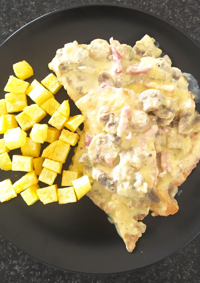 Una foto de Filetes de pollo en salsa carbonara