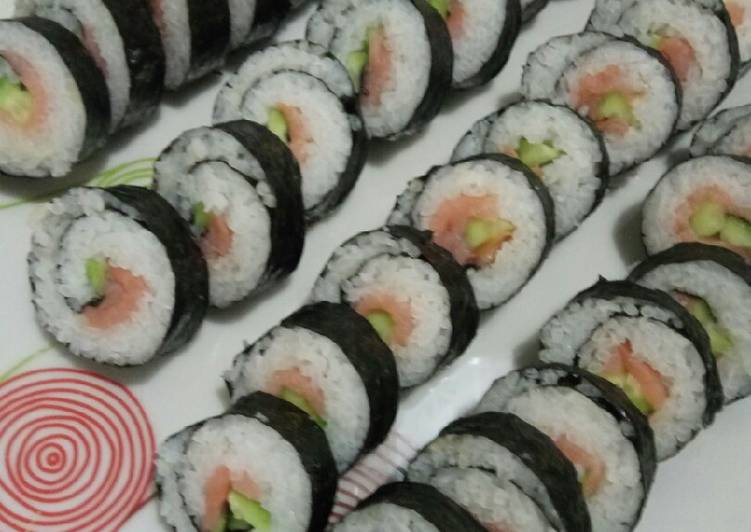 Steps to Make Homemade Smoked Salmon Sushi Maki