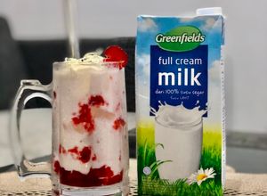 Foto resep Fresh strawberry milkshake (homade)
