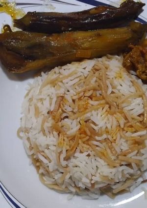 عکسی از دستور در آوردن برنج از ظرف یا قالب