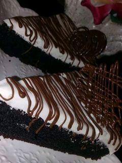 صورة لوصفة كيكة بالشوكولاته والكريمة 😋