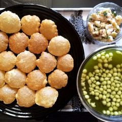 Pani puri A picture of Pani puri.