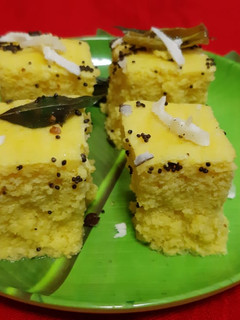 खमण ढोकला (Khaman dhokla recipe in Hindi) रेसिपी मुख्य फोटो