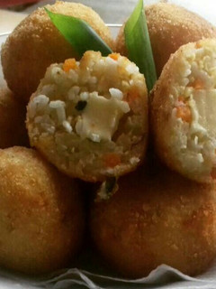 Foto resep Bola-bola Nasi Keju