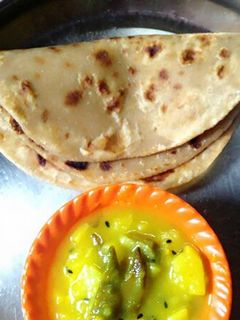 পরোটা আলুর তরকারি (parota alur tarkari recipe in Bengali) রেসিপির প্রধান ছবি