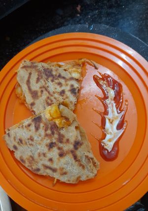 इंडियन टाकोज़ (indian tacos recipe in Hindi) रेसिपी मुख्य फोटो