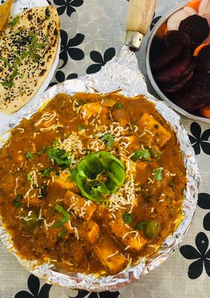રેસ્ટોરન્ટ સ્ટાઇલ પનીર અંગારા (Restaurant style paneer Angara recipe in Gujarati) રેસીપી મુખ્ય ફોટો