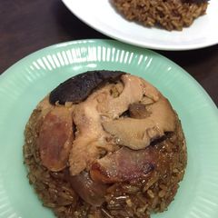 A picture of Loh Mai Kai (Glutinous Rice with Chicken and Mushroom).