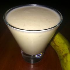 Banana yoghurt smoothie A picture of Banana yoghurt smoothie.