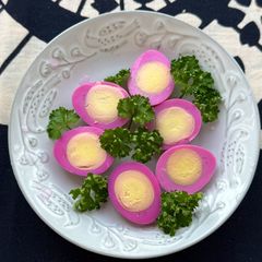 A picture of Pink Boiled Egg.