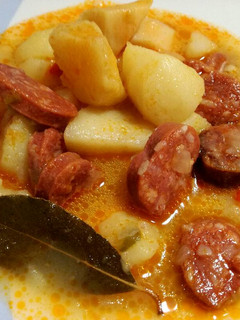 Una foto de Patatas con chorizo