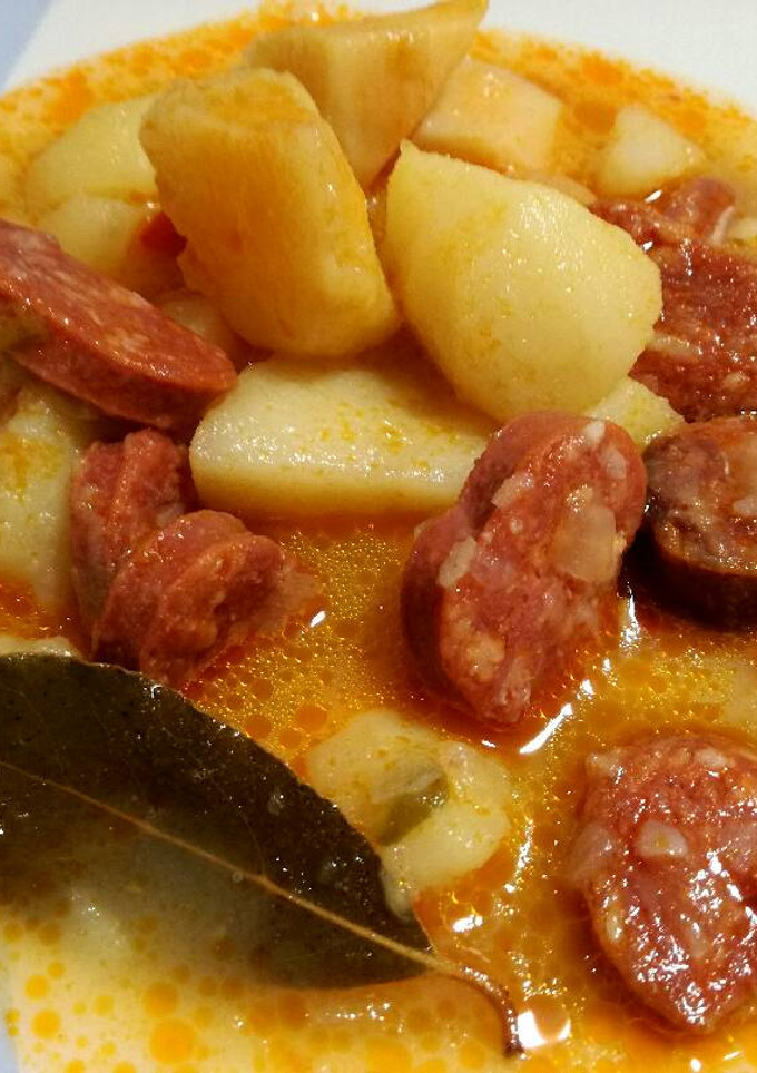 Una foto de Patatas con chorizo