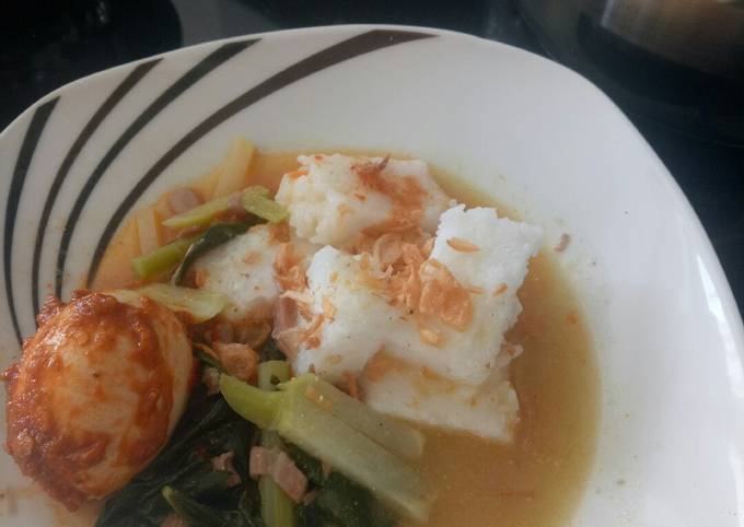 Langkah Mudah untuk Menyiapkan Lontong Sayur KW, Lezat