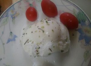 Una foto de Huevo poché en microondas en un minuto 🍳🍳