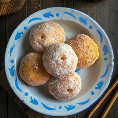 A picture of 79. Classic Doughnut - Donat Kampung.