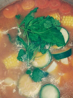 Una foto de Puchero "Caldo de Res" al Estilo HU3RA♡ :)