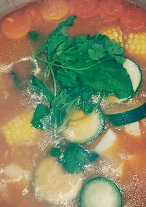 Una foto de Puchero "Caldo de Res" al Estilo HU3RA♡ :)