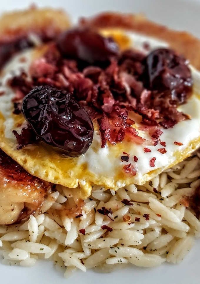 Una foto de RISONI A LA CUBANA, con Tocineta🥓y Dátiles...!💝