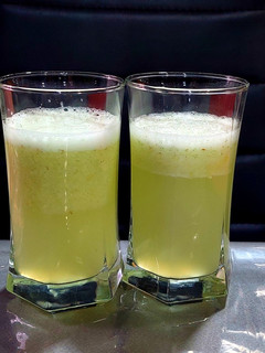Una foto de 🍋Limonada Fácil y Rápida (Menta Jengibre)
