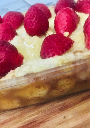 Una foto de POSTRE FRUTAL CON CRUMBLE 🍎🍌🍑🍓 🤩😋😋👏