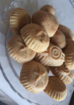 صورة لوصفة حلو العيد أقراص بعجوة ومعمول