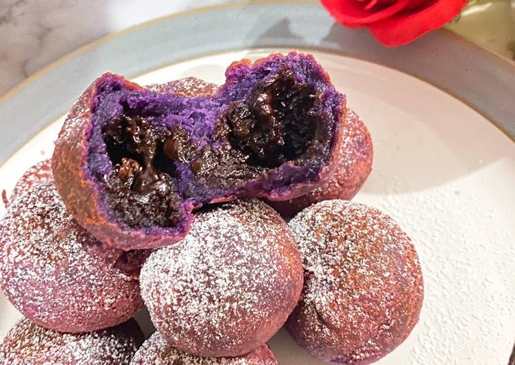 Resep masakan Bola bola ubi isi coklat | Bahan Membuat Bola bola ubi isi coklat Yang Menggugah Selera