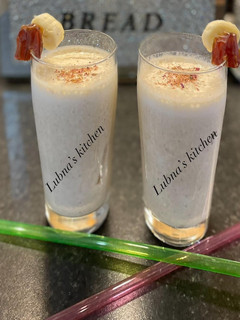 A picture of DATE AND BANANA SMOOTHIE:.