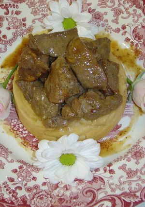 Foto principal de Patatas revolconas con carne en salsa