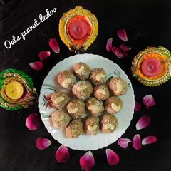 A picture of Oats peanut Ladoo.